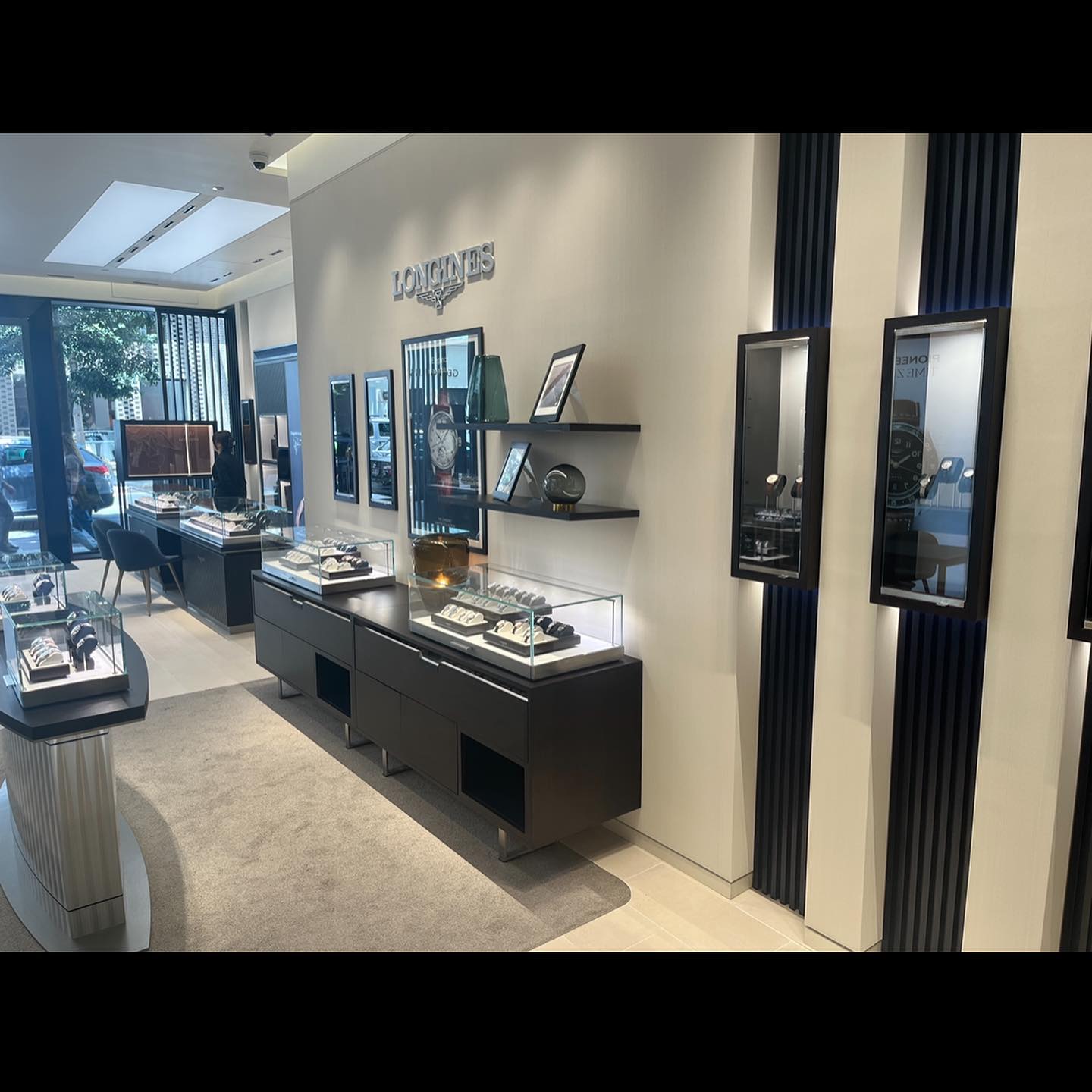 commercial electrician gold coast display lights shop fitout