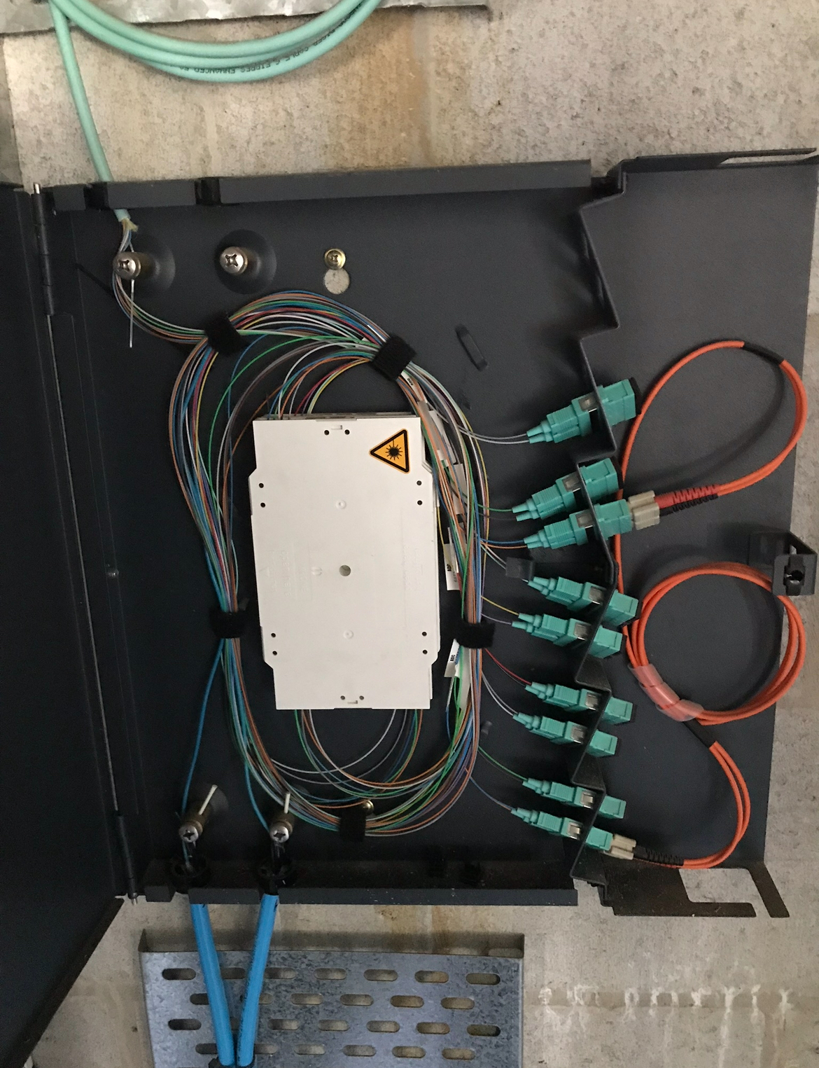 gold coast communication electrician fibre optic splicer installation